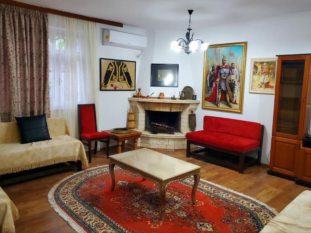 Unique Traditional House, Hosted By J&G Tiranë Ngoại thất bức ảnh
